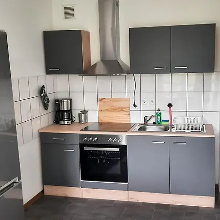 Monteurwohnungen Halle, Einzelbetten, Kueche, Naehe Leuna & Schkeuditz *