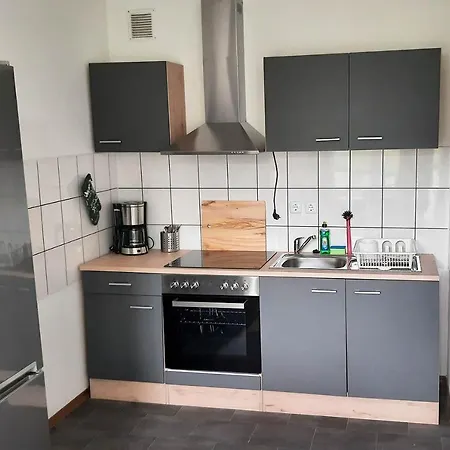 Monteurwohnungen Halle, Einzelbetten, Kueche, Naehe Leuna & Schkeuditz *