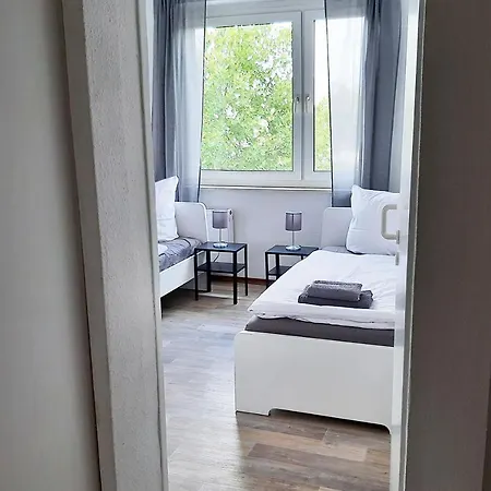 Monteurwohnungen Halle, Einzelbetten, Kueche, Naehe Leuna & Schkeuditz *